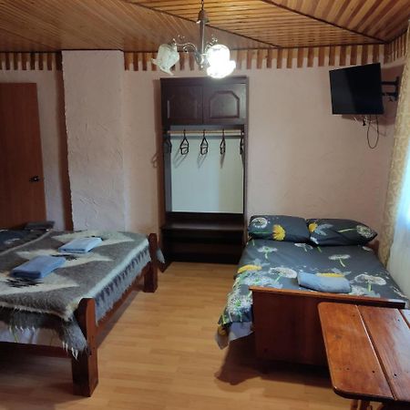 V Ulyanu Hotell Jaremtsje Eksteriør bilde